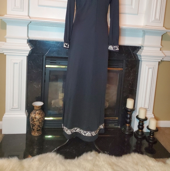 VINTAGE BLACK AND WHITE MAXI DRESS - Picture 7 of 8